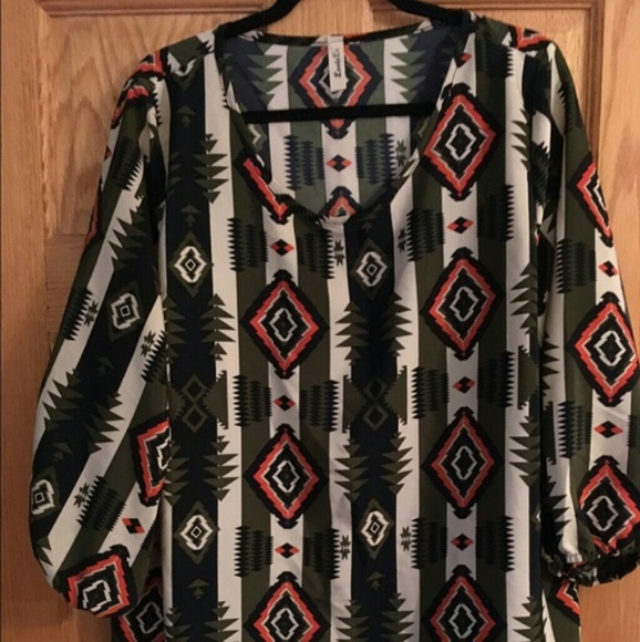 Lucie Lu Aztec print Blouse. - Picture 2 of 3